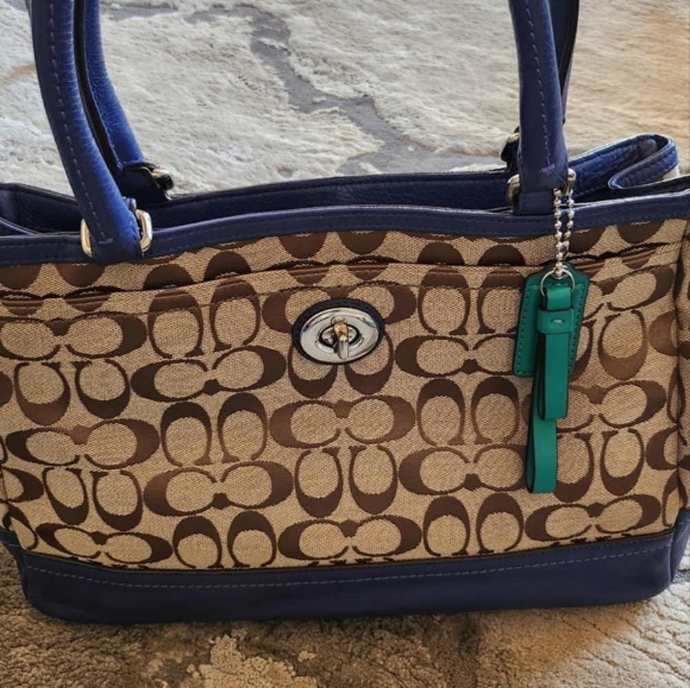 Authentic Coach Purse WITH wallet
